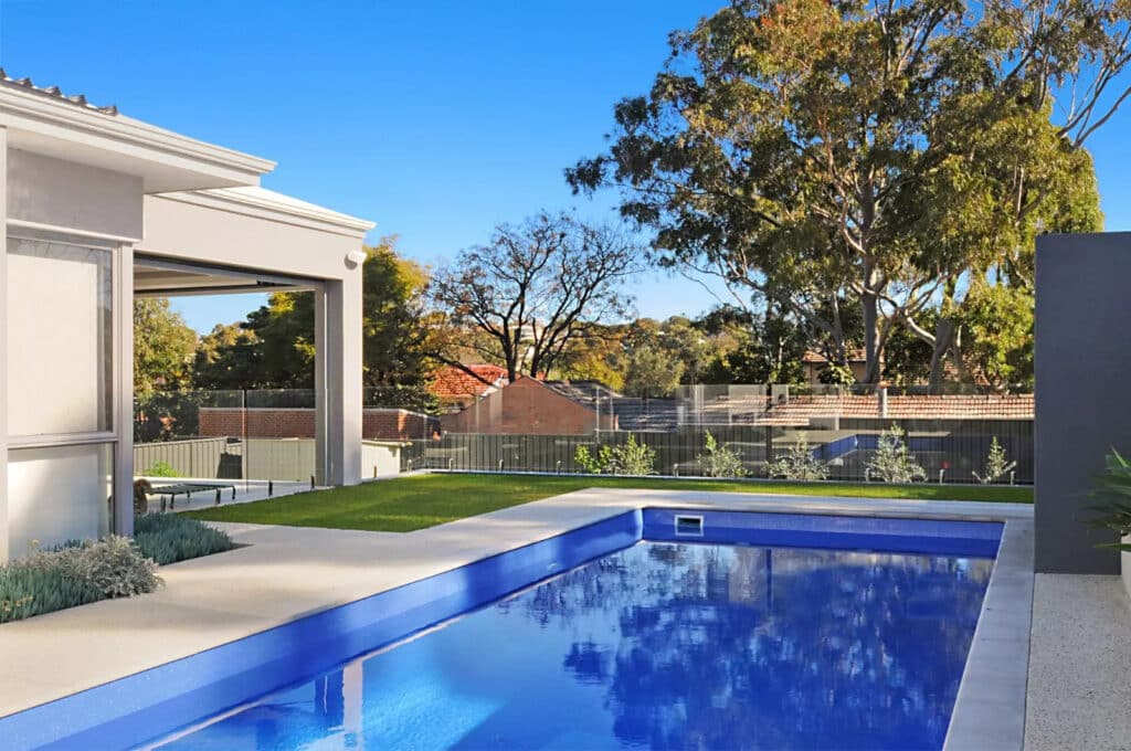 Frameless glass pool fencing