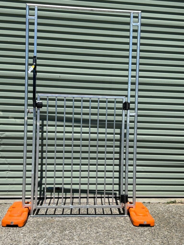 Temporary pool fencing panel